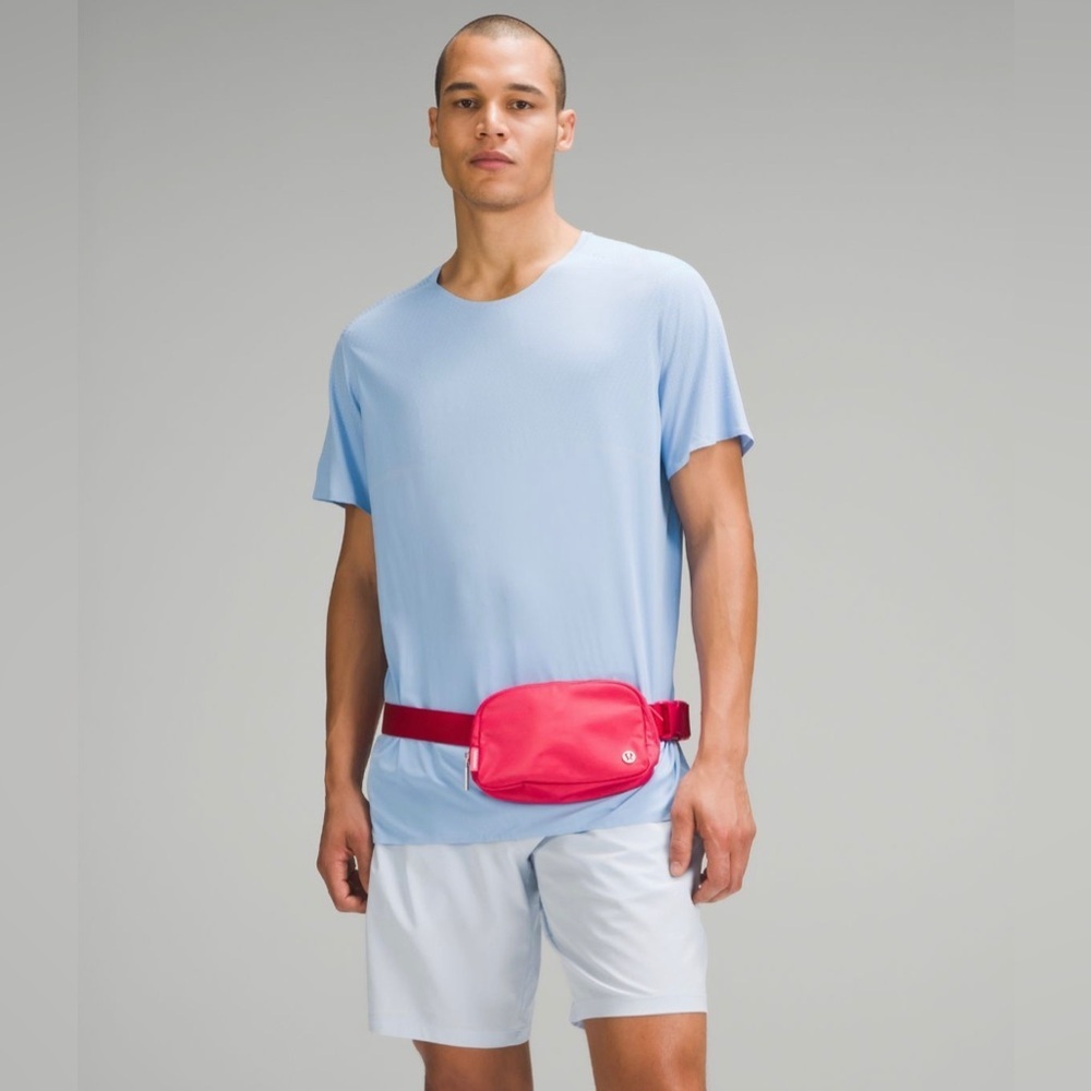 NEW LULULEMON EVERYWHERE BELT BAG CHERRY MIST - Picture 6 of 9
